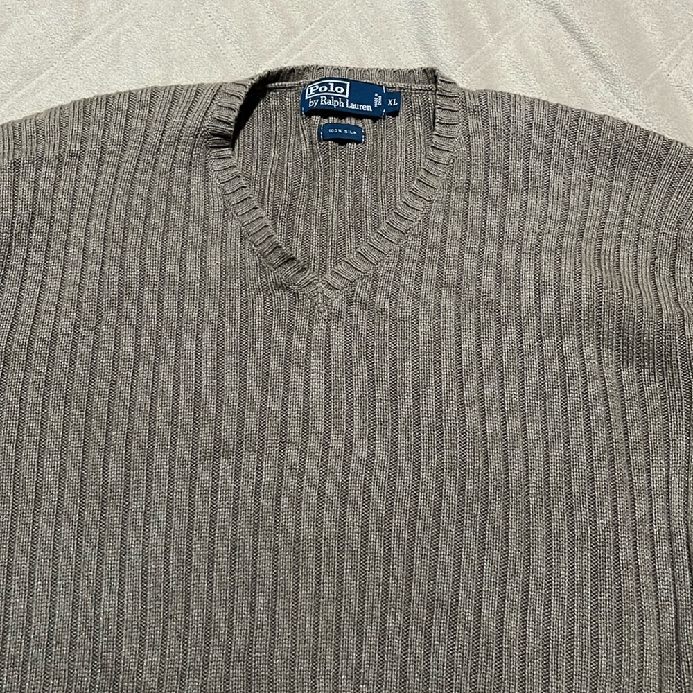 Polo 100% silk V neck sweater